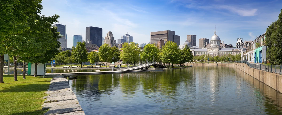 View of Montréal - a perfect place to relax and enjoy your jacuzzi