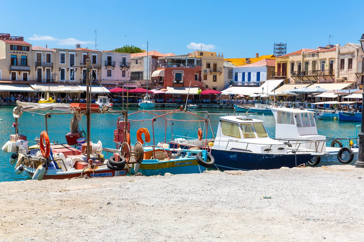 Blick auf Rethymnon – ein perfekter Ort zum Entspannen und Ihren Jacuzzi zu genießen